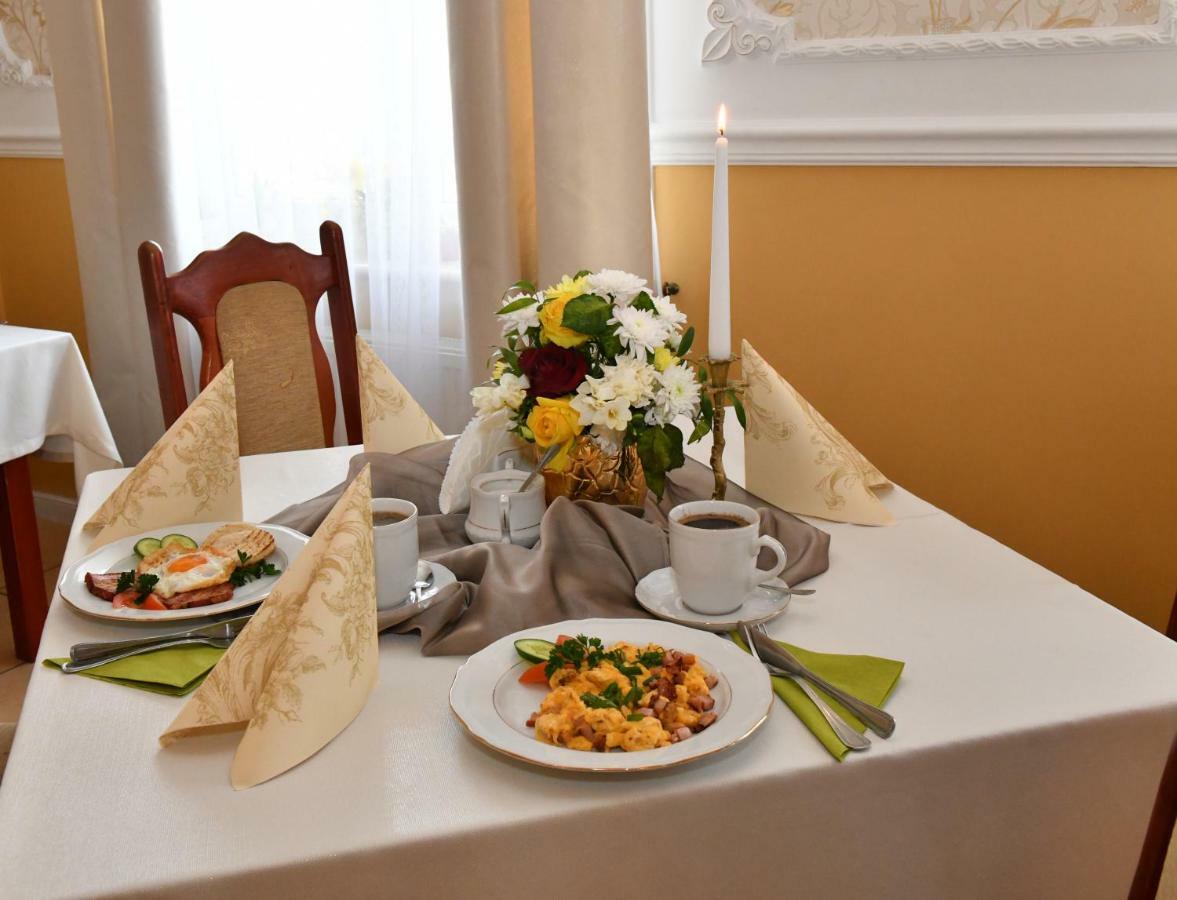 Arkadia Bed & Breakfast Radziejow Bagian luar foto