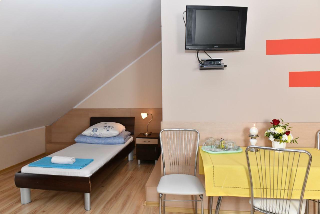 Arkadia Bed & Breakfast Radziejow Bagian luar foto